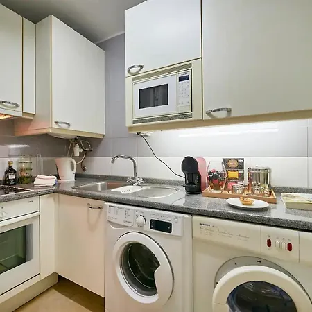 Cosy And Modern With Garage And Swimming Pool Διαμέρισμα *