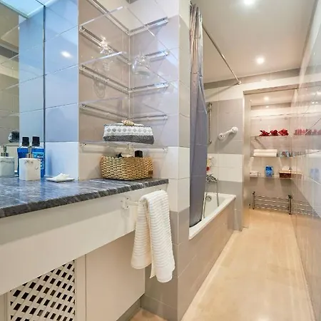 Cosy And Modern With Garage And Swimming Pool Lisboa