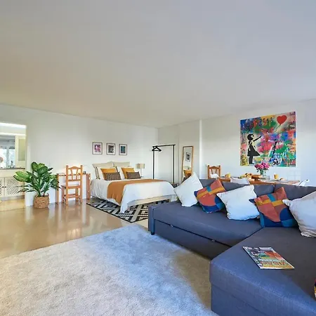 Cosy And Modern With Garage And Swimming Pool リスボン