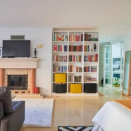 Daire Cosy And Modern With Garage And Swimming Pool
